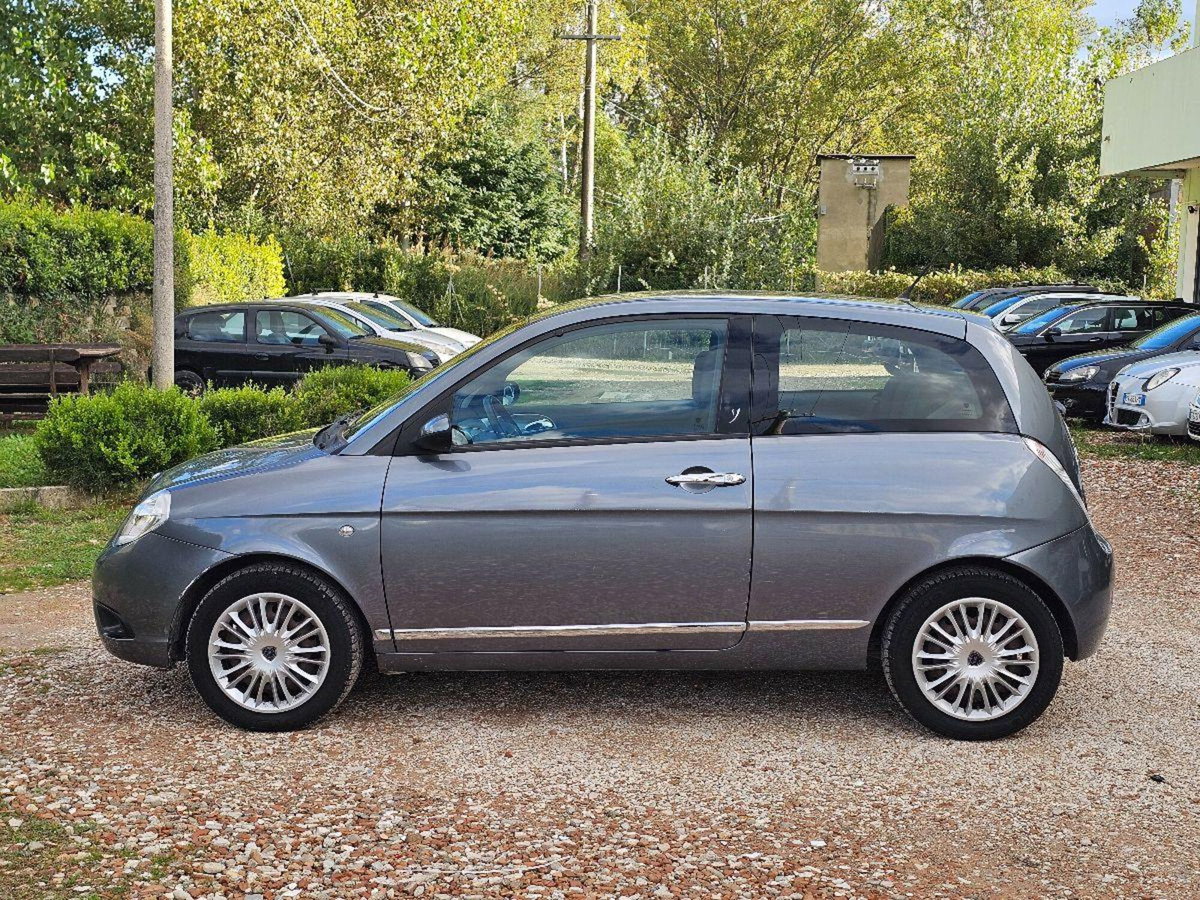 Lancia Ypsilon 1.2 Argento (3)