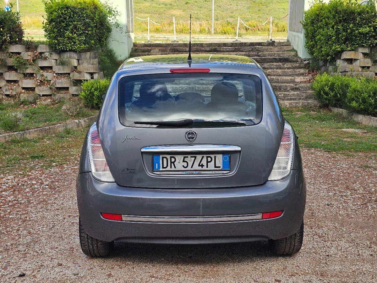 Lancia Ypsilon 1.2 Argento (4)