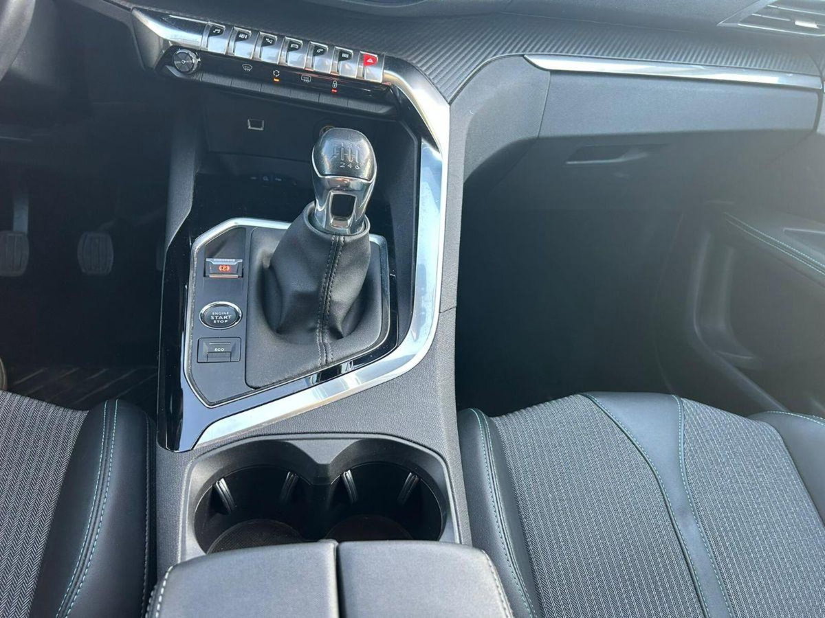 Peugeot 3008 PureTech Turbo 130 S&S Allure Pack (13)