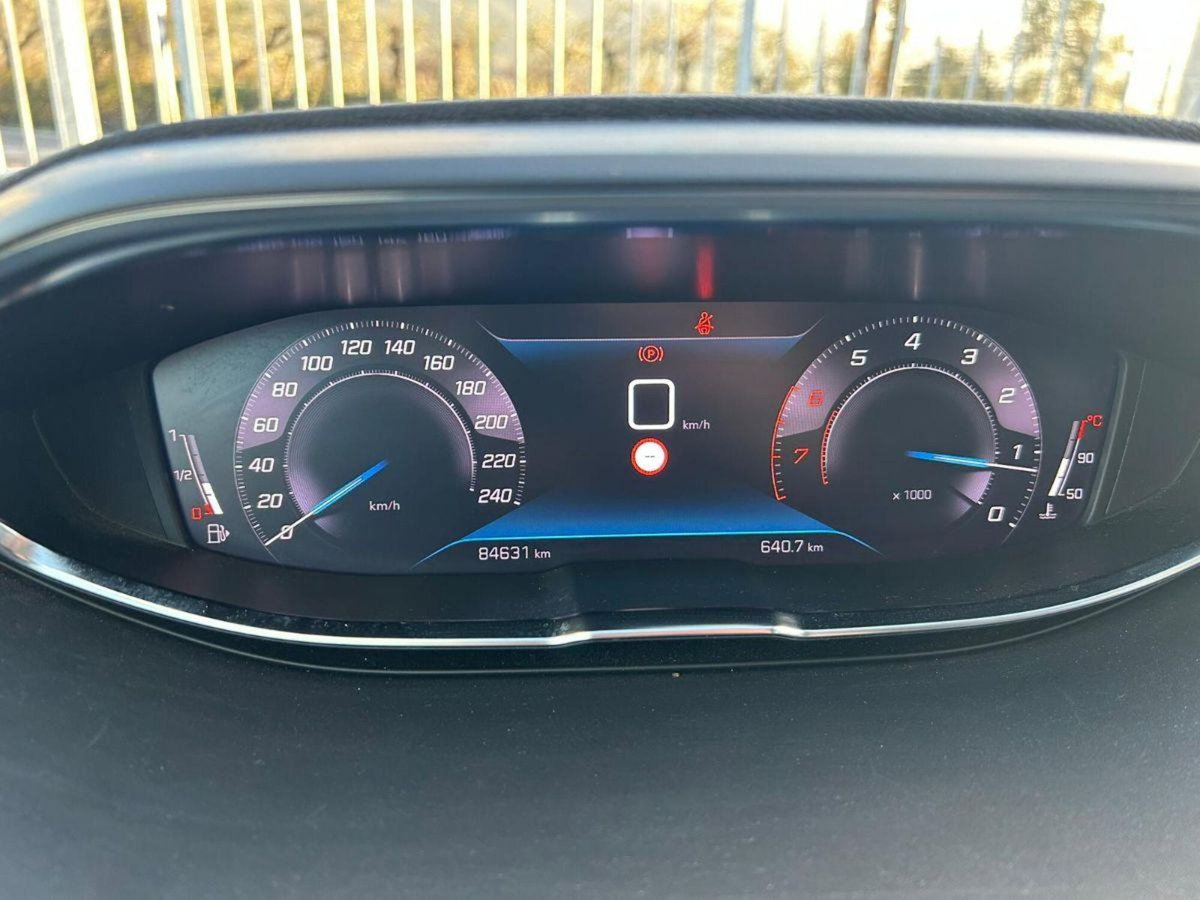 Peugeot 3008 PureTech Turbo 130 S&S Allure Pack (15)