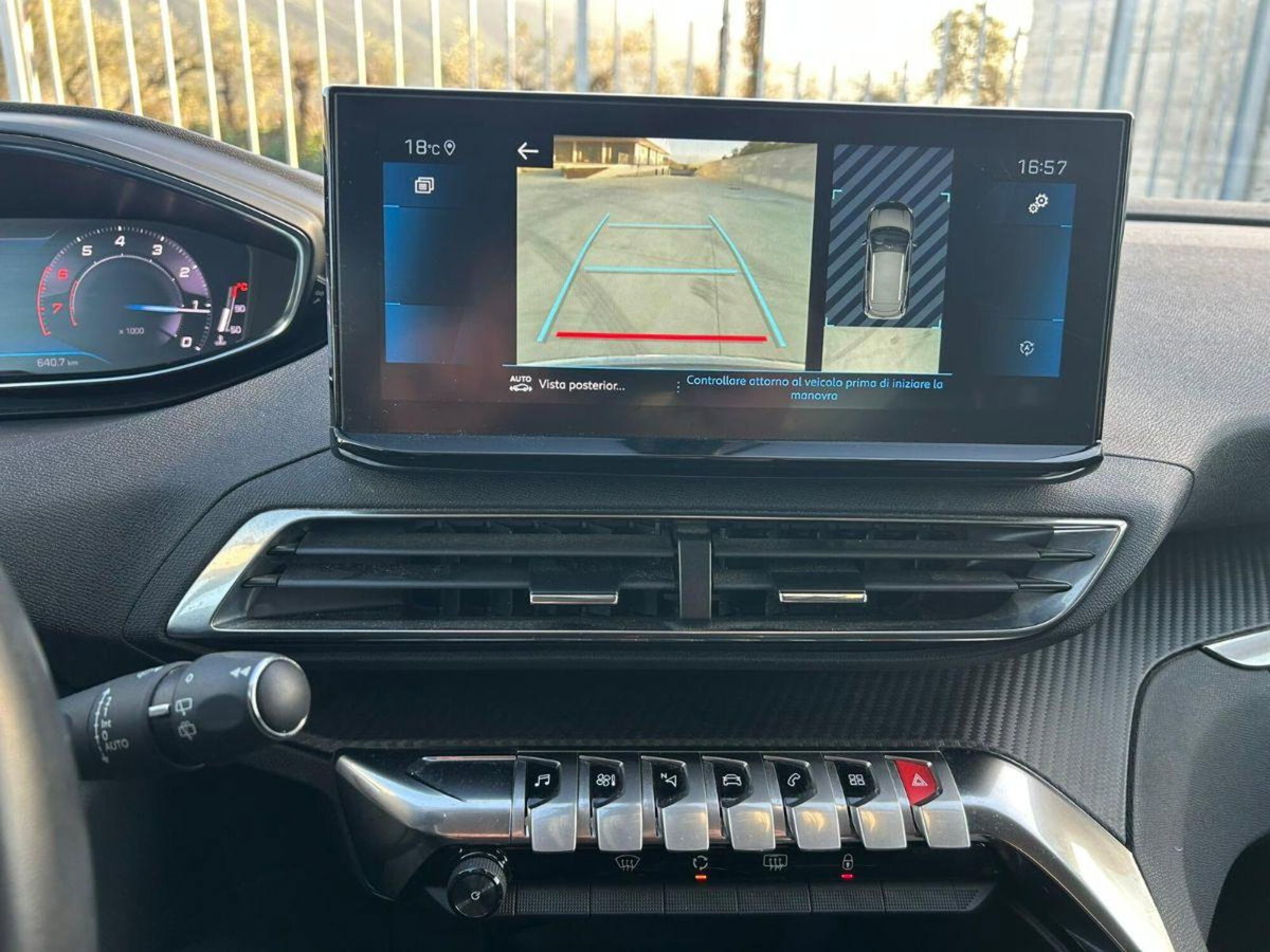 Peugeot 3008 PureTech Turbo 130 S&S Allure Pack (18)
