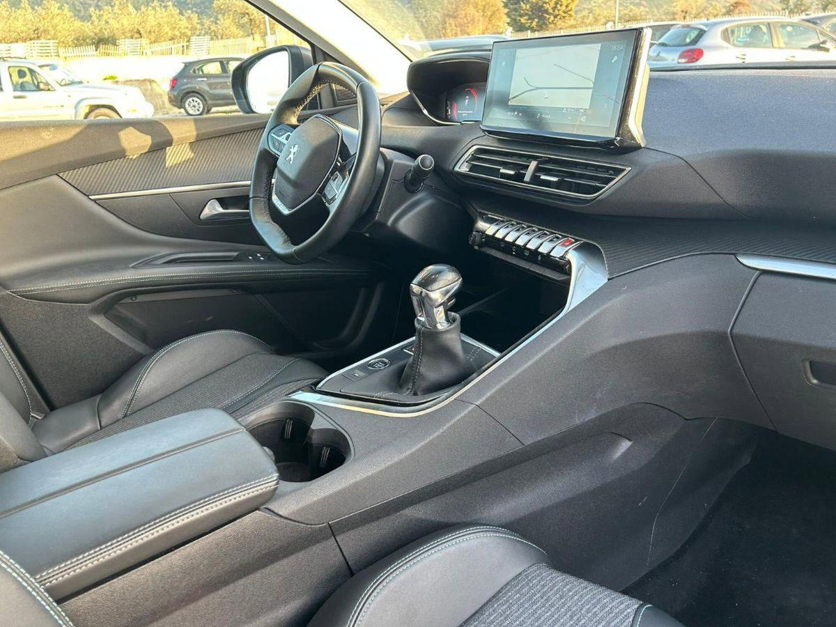 Peugeot 3008 PureTech Turbo 130 S&S Allure Pack (8)