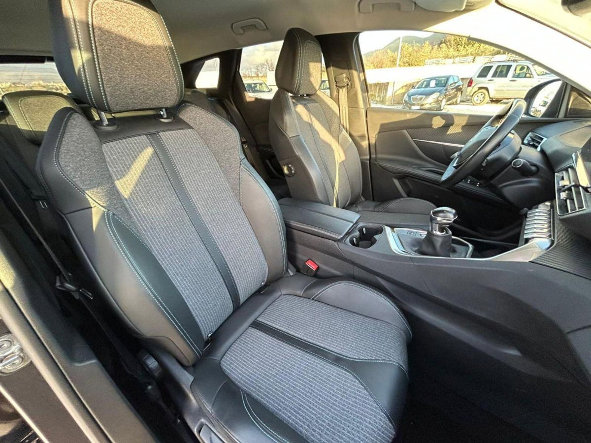 Peugeot 3008 PureTech Turbo 130 S&S Allure Pack (9)