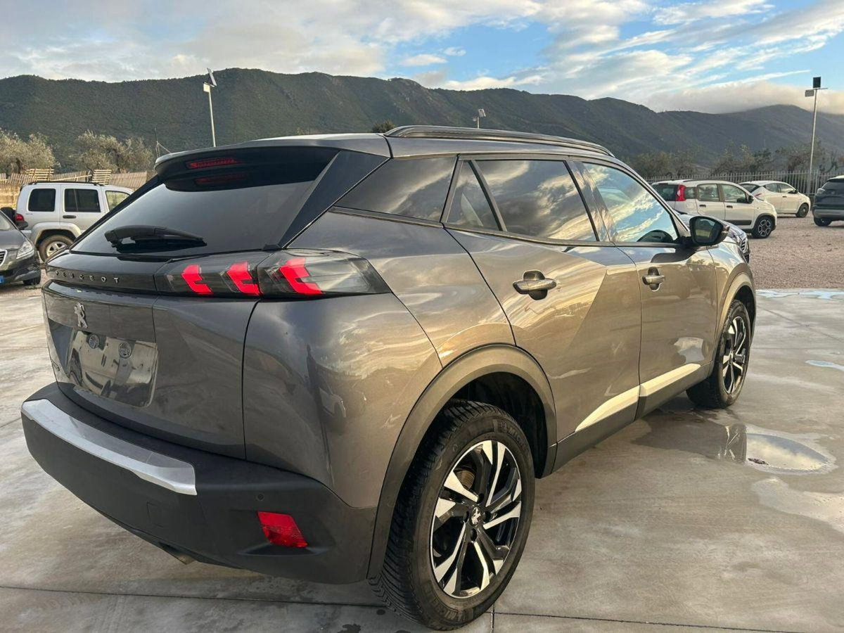 Peugeot 2008 PureTech 100 S&S Allure Pack (5)