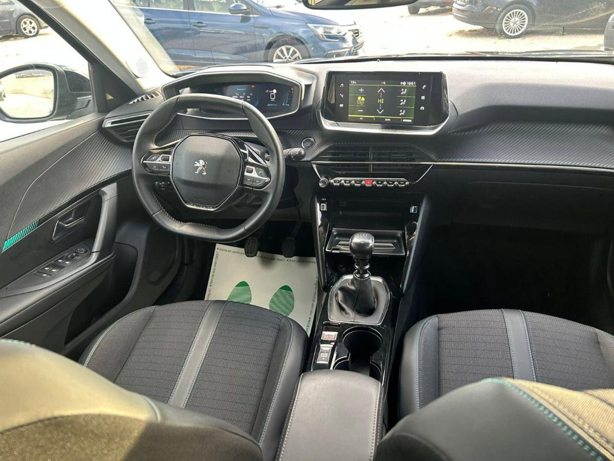 Peugeot 2008 PureTech 100 S&S Allure Pack (7)
