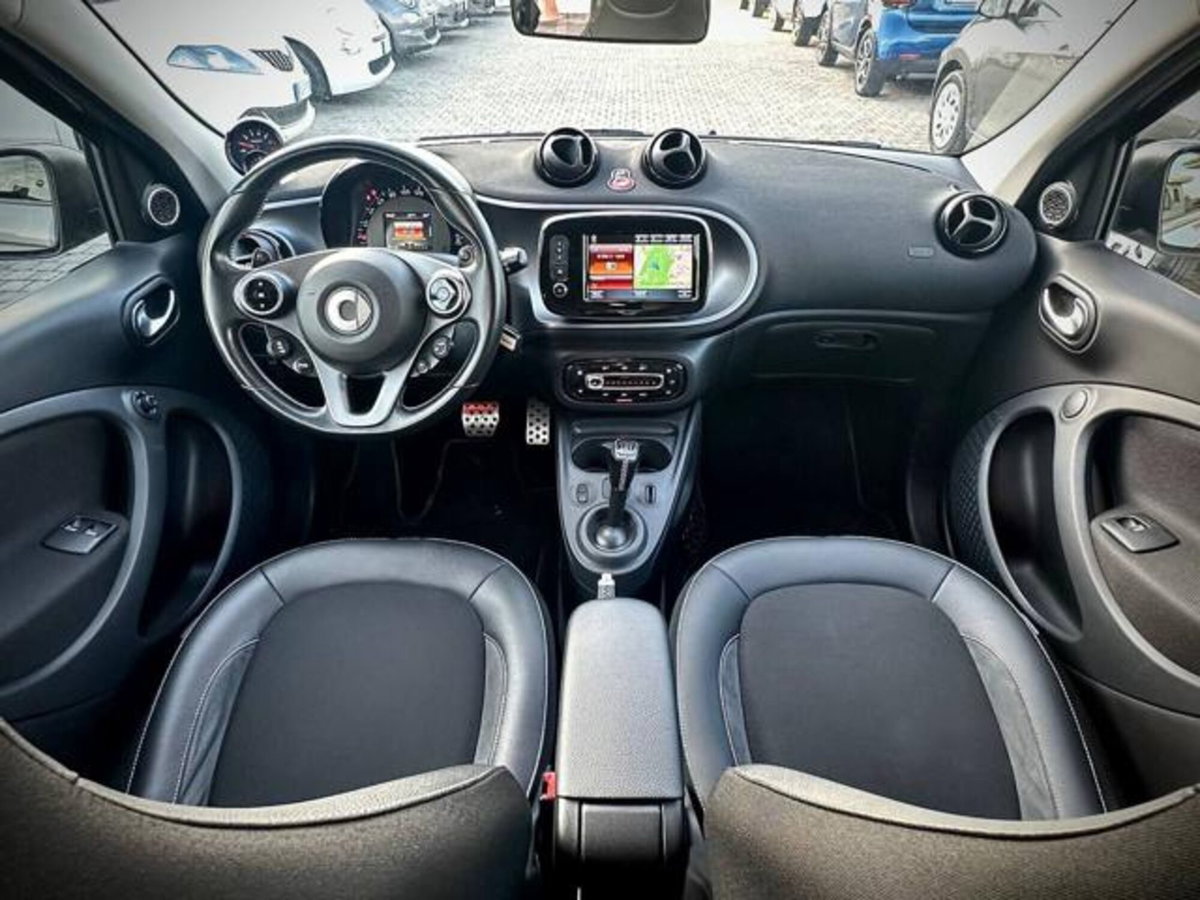 smart forfour forfour BRABUS 0.9 Turbo twinamic Xclusive (16)