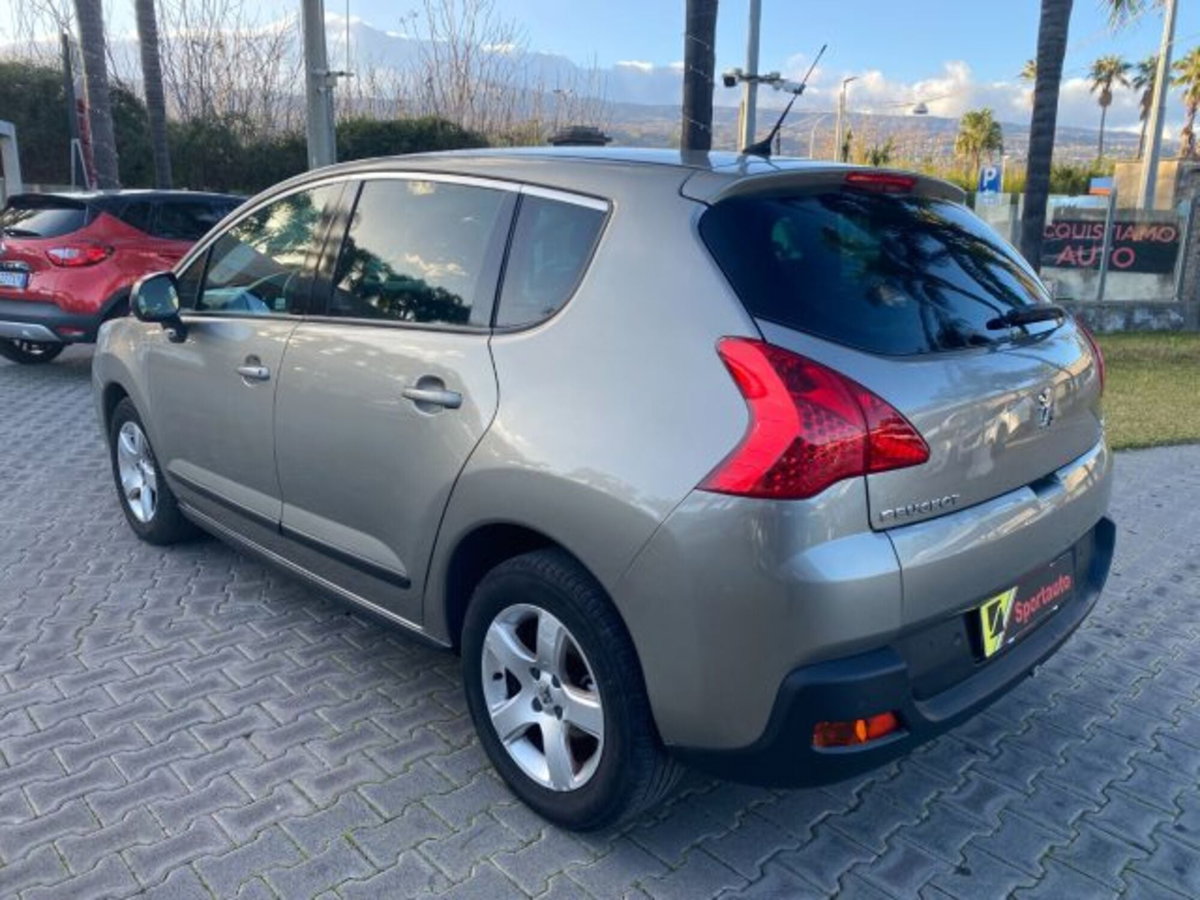 Peugeot 3008 1.6 HDi 115CV Business (13)
