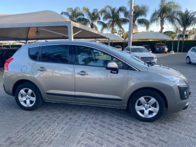 Peugeot 3008 1.6 HDi 115CV Business (14)