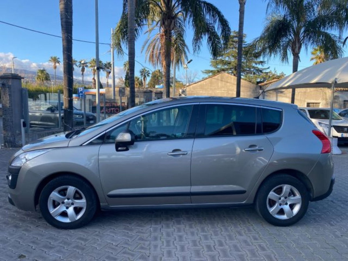 Peugeot 3008 1.6 HDi 115CV Business (15)