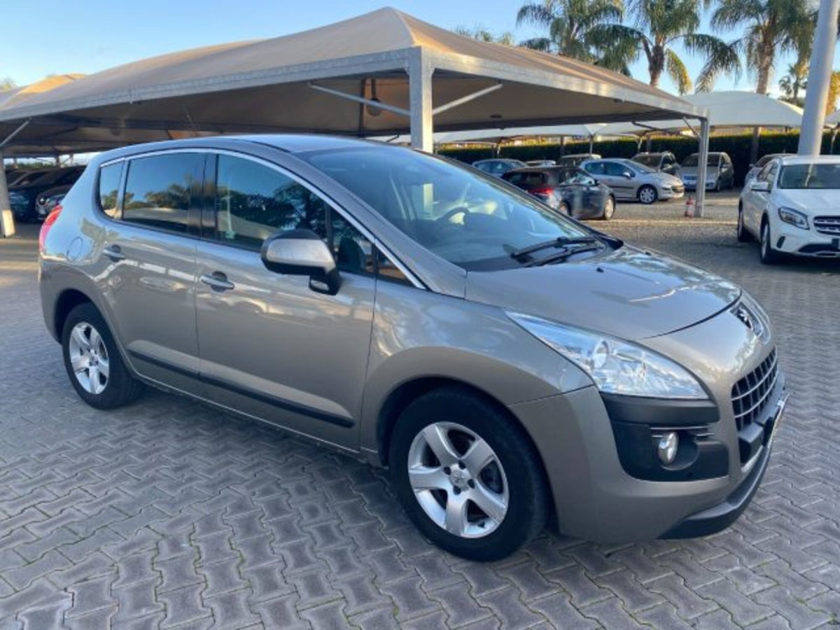 Peugeot 3008 1.6 HDi 115CV Business (16)
