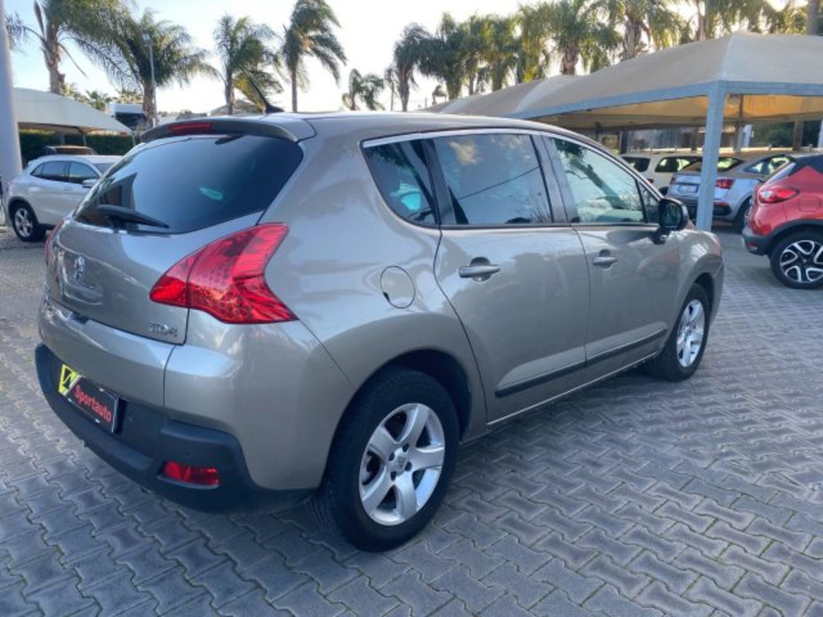 Peugeot 3008 1.6 HDi 115CV Business (4)