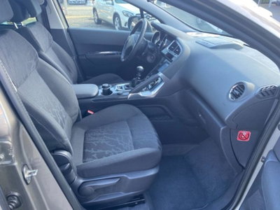 Peugeot 3008 1.6 HDi 115CV Business (8)