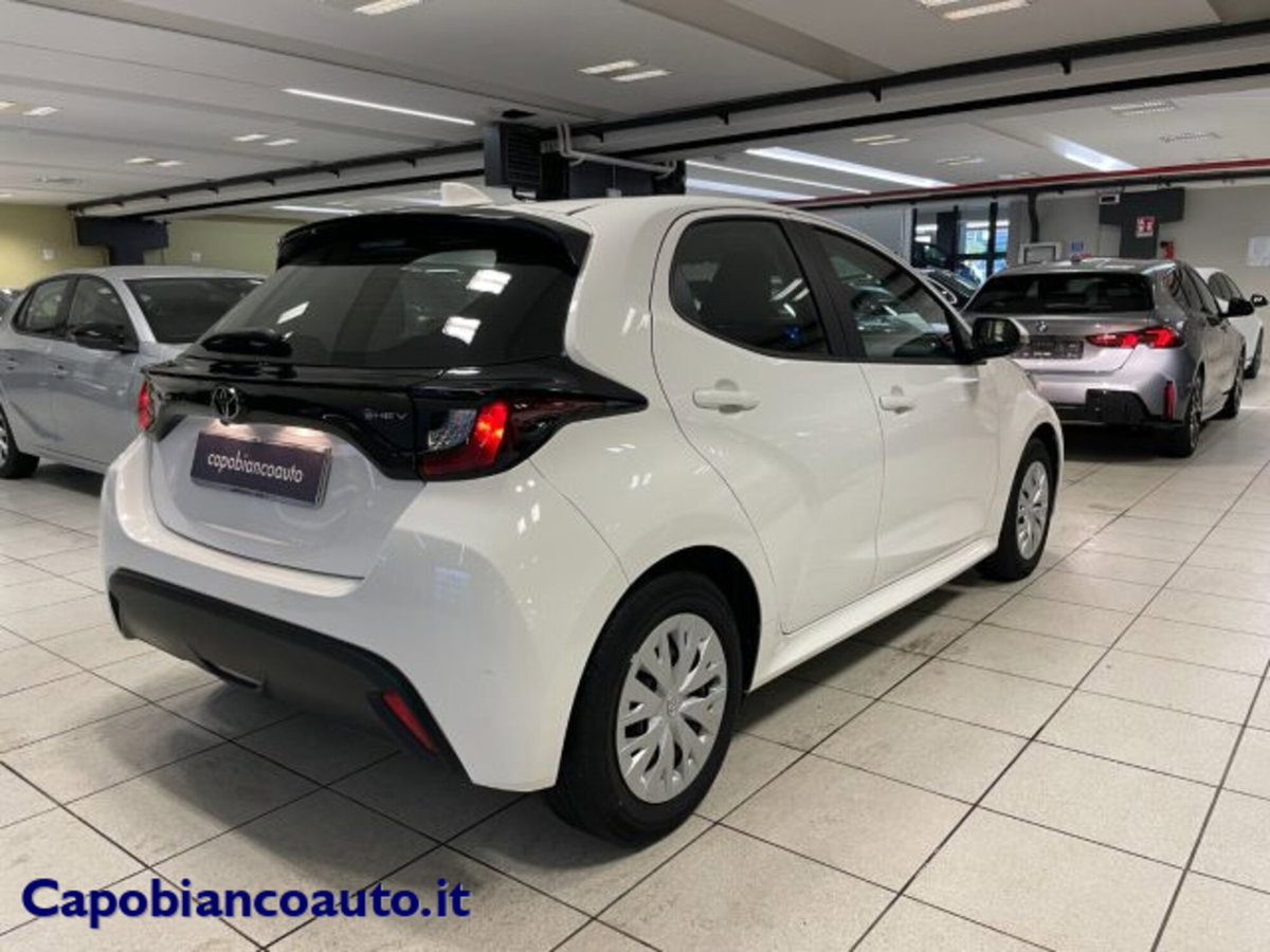 Toyota Yaris Cross 1.5 Hybrid 5p. E-CVT Active (6)
