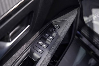 Peugeot 5008 1.2 puretech t Active Pack s&s 130cv (10)