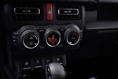 Suzuki Jimny 1.5 5MT Top (19)