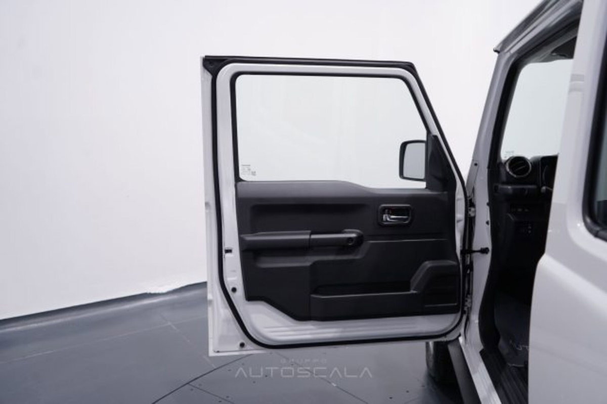 Suzuki Jimny 1.5 5MT Top (9)