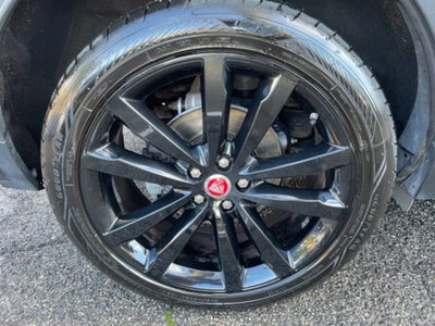 Jaguar E-Pace 2.0D 180 CV AWD aut. R-Dynamic SE (11)