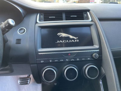 Jaguar E-Pace 2.0D 180 CV AWD aut. R-Dynamic SE (14)