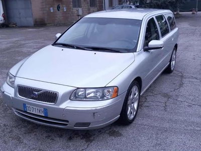 Volvo V70 2.4 D5 20V (185CV) cat Summum usata
