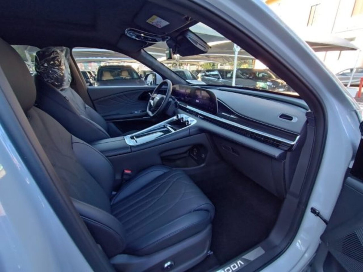 Omoda Omoda 9 SHS-P 1.5 tgdi phev Premium i-awd (12)
