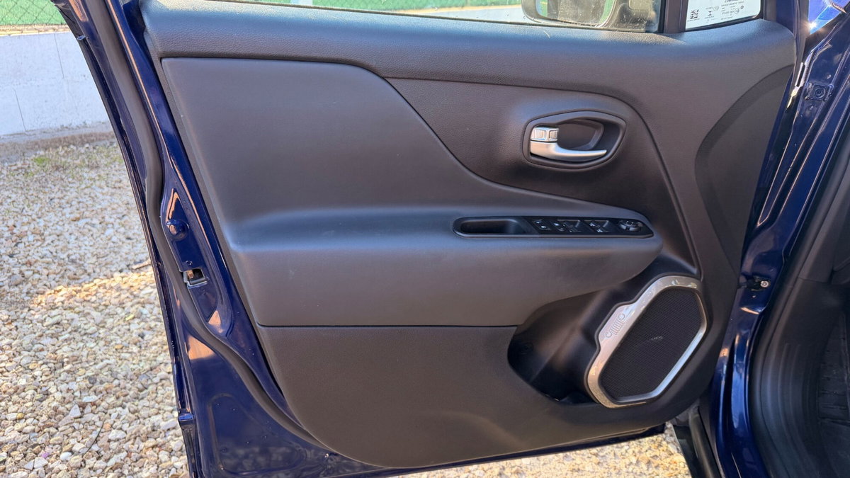 Jeep Renegade 1.3 T4 DDCT 80th Anniversary (12)
