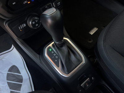 Jeep Renegade 1.3 T4 190CV PHEV 4xe AT6 Limited (12)