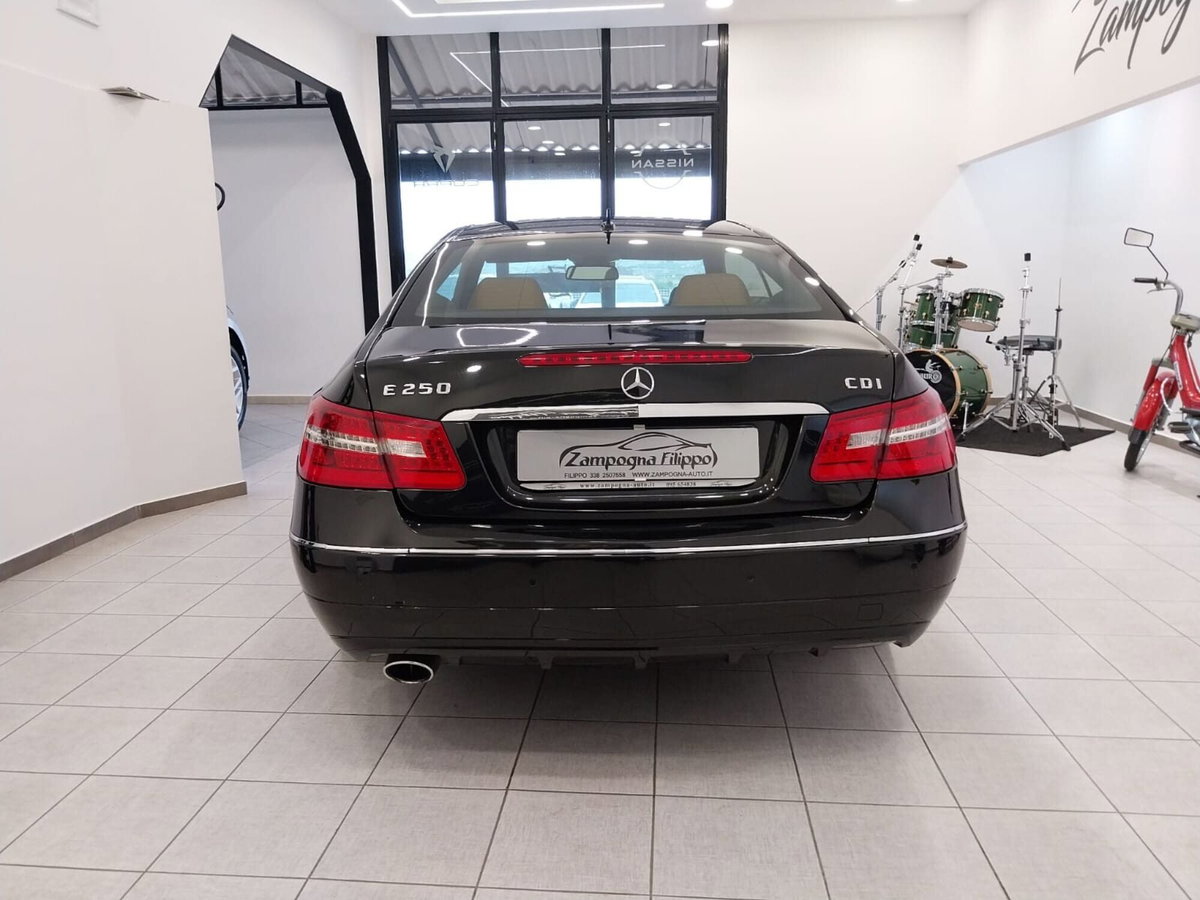 Mercedes-Benz Classe E 250 CDI BlueEFFICIENCY Avantgarde (7)