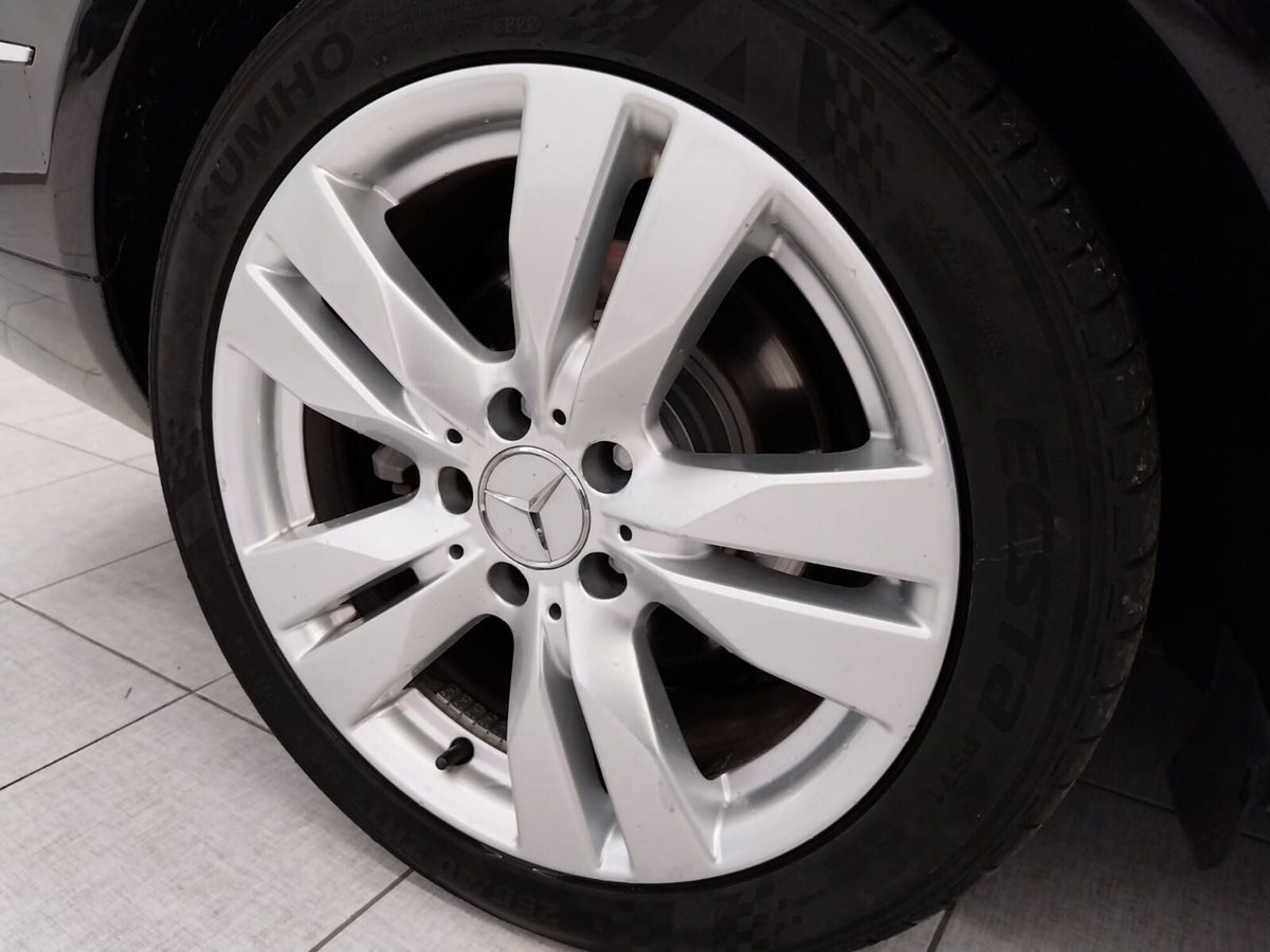Mercedes-Benz Classe E 250 CDI BlueEFFICIENCY Avantgarde (9)