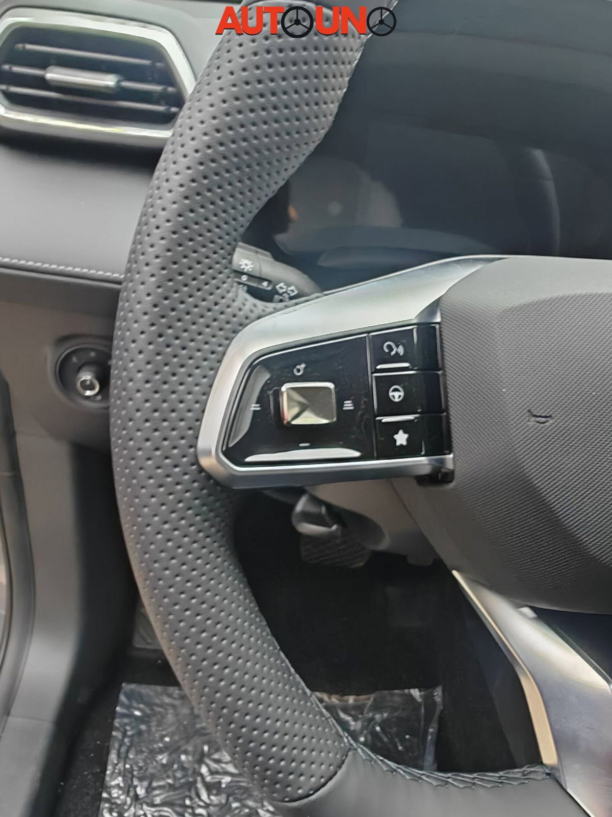 Mg ZS 1.5 hybrid+ Comfort auto (9)