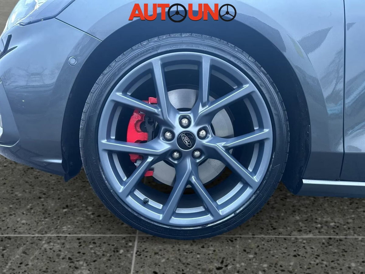 Ford Focus 2.3 EcoBoost 280 CV 5p. ST (11)