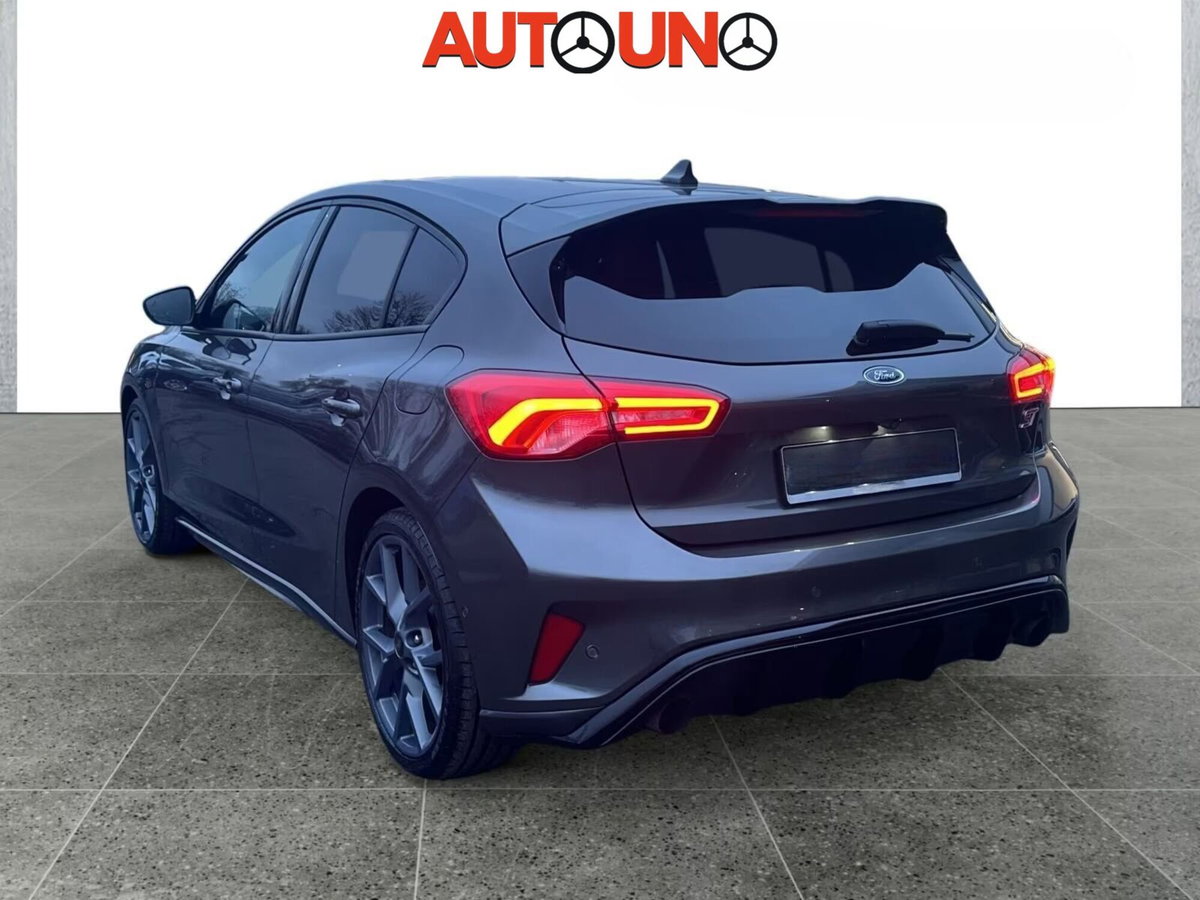 Ford Focus 2.3 EcoBoost 280 CV 5p. ST (13)