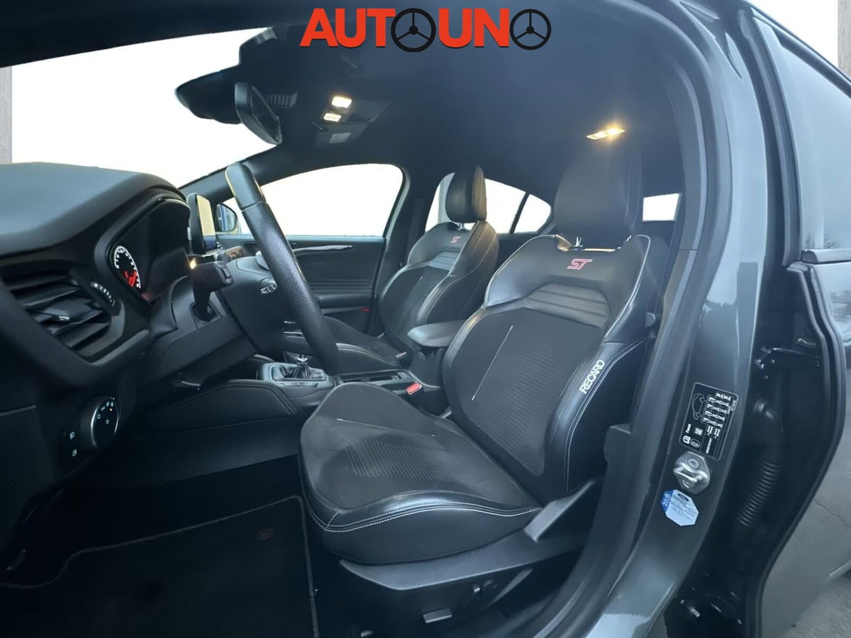 Ford Focus 2.3 EcoBoost 280 CV 5p. ST (3)