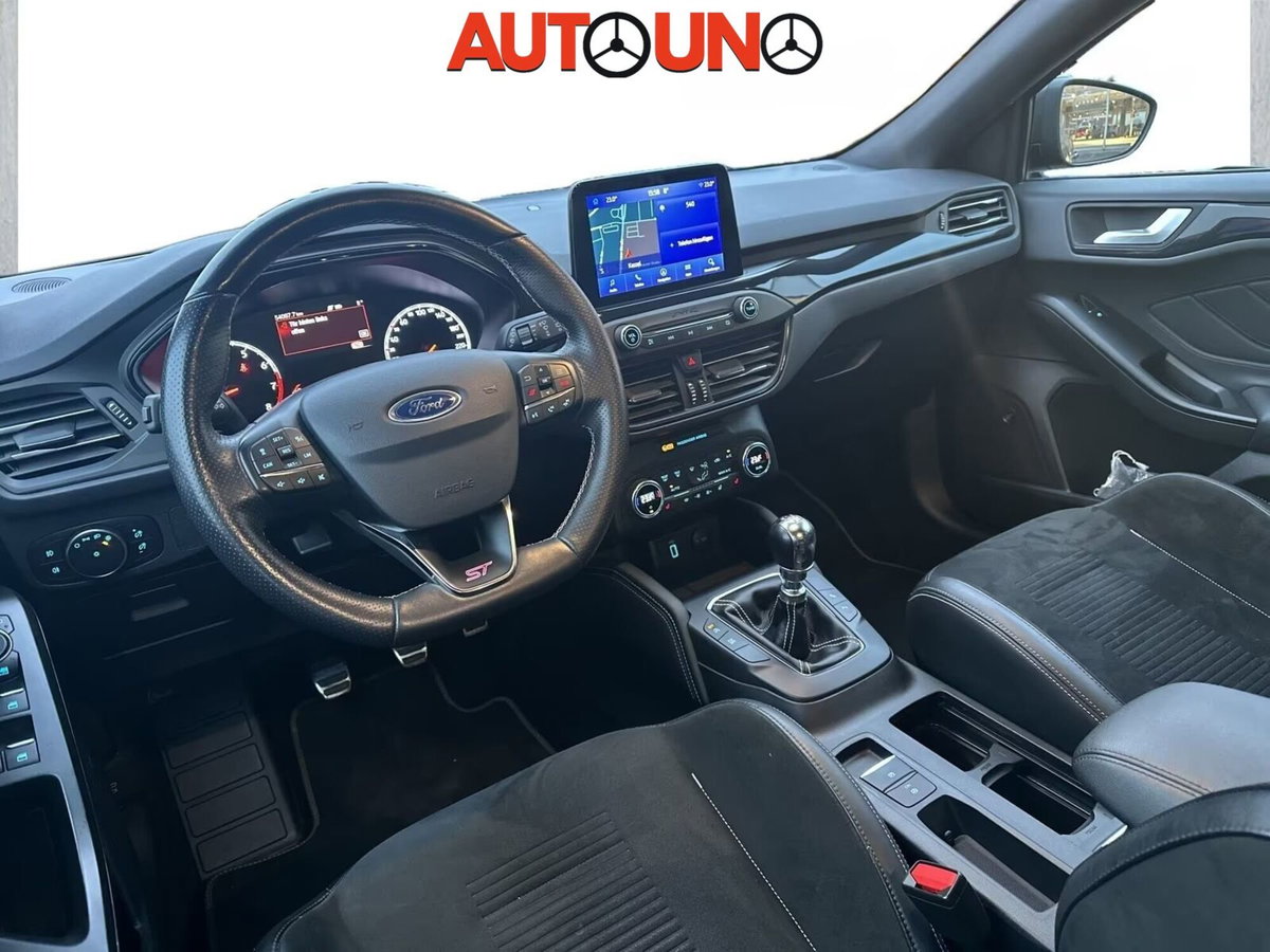 Ford Focus 2.3 EcoBoost 280 CV 5p. ST (4)