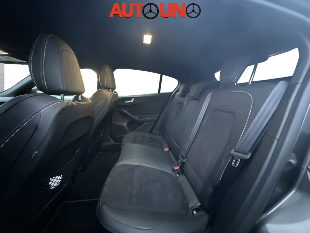 Ford Focus 2.3 EcoBoost 280 CV 5p. ST (9)