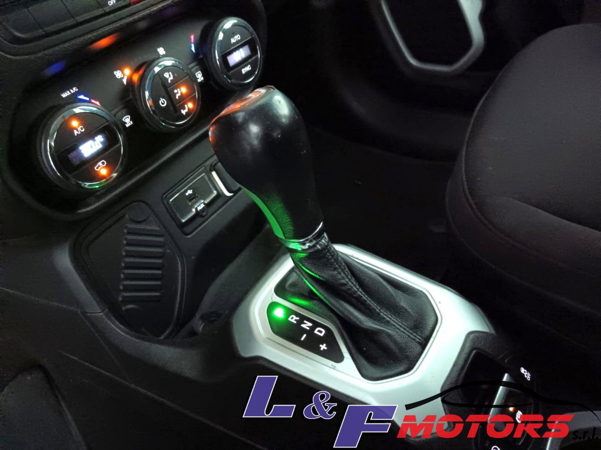 Jeep Renegade 1.6 Mjt 120 CV Longitude (9)