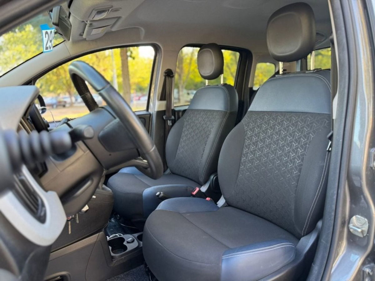 Fiat Panda 1.0 FireFly S&S Hybrid City Cross (9)