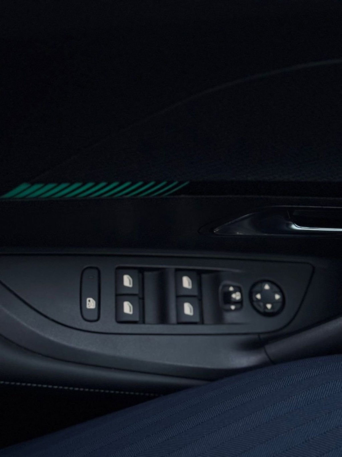 Peugeot 2008 PureTech 100 S&S Allure (14)