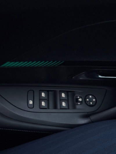 Peugeot 2008 PureTech 100 S&S Allure (14)