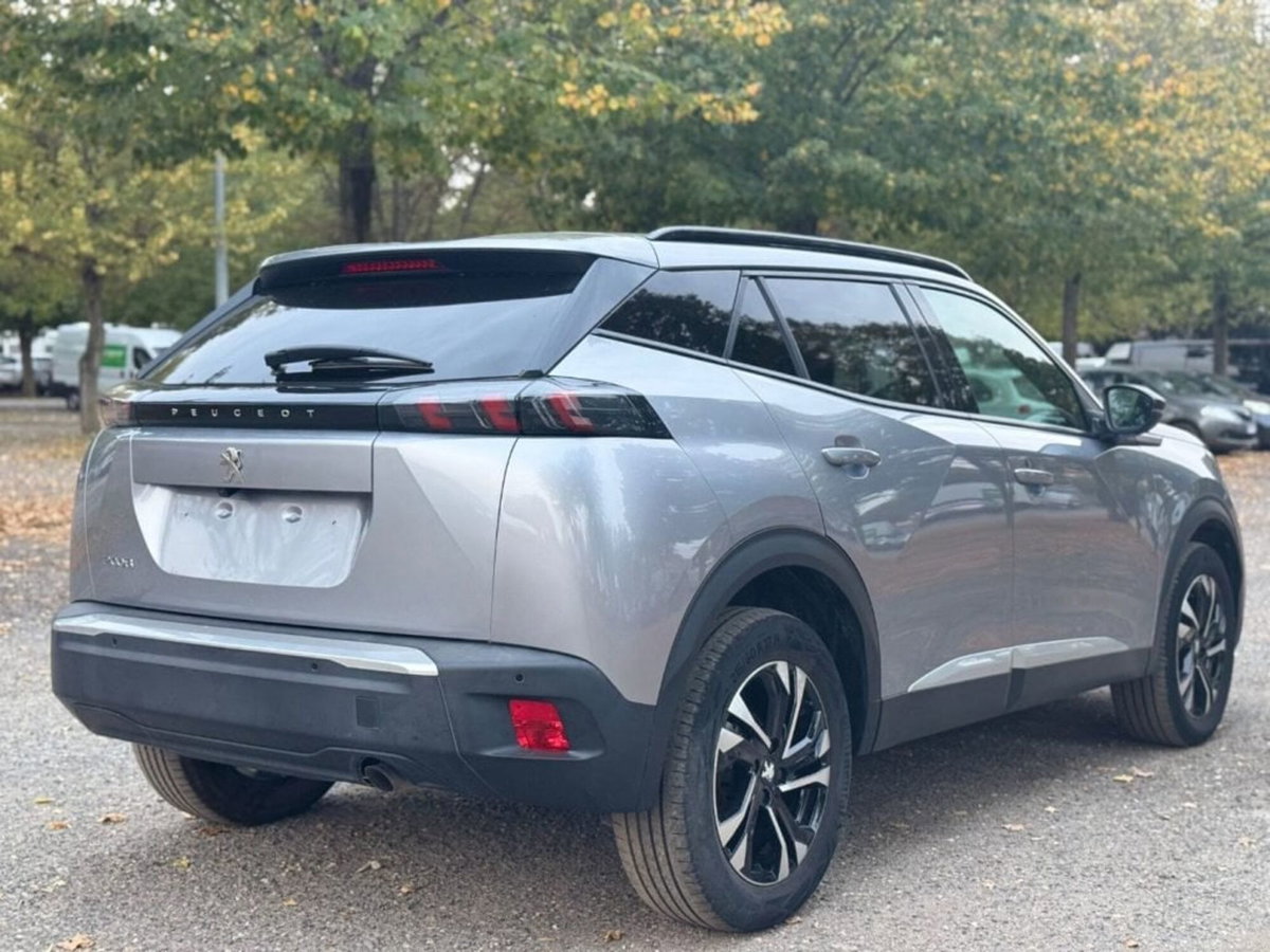 Peugeot 2008 PureTech 100 S&S Allure (4)