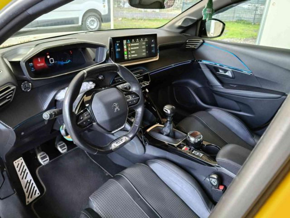 Peugeot 208 BlueHDi 100 Stop&Start 5 porte GT (8)