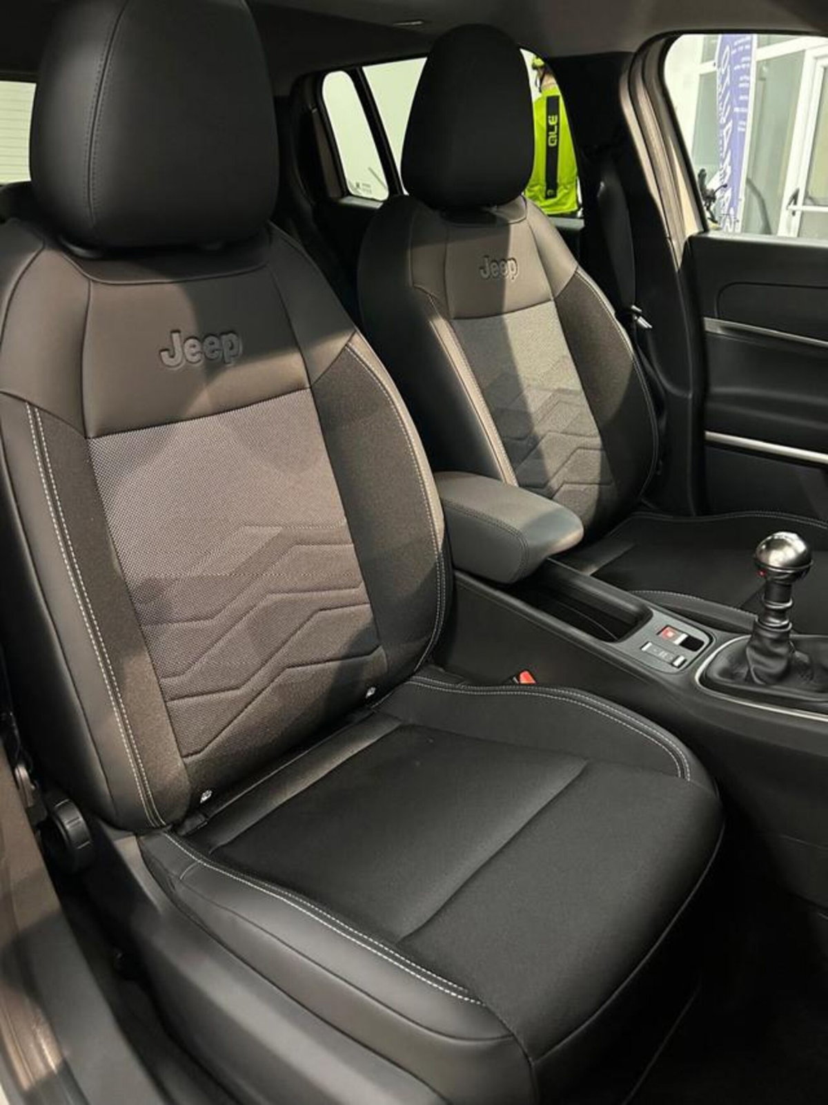 Jeep Avenger 1.2 turbo Summit fwd 100cv (10)