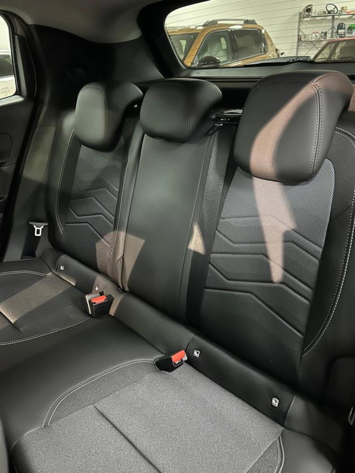 Jeep Avenger 1.2 turbo Summit fwd 100cv (11)