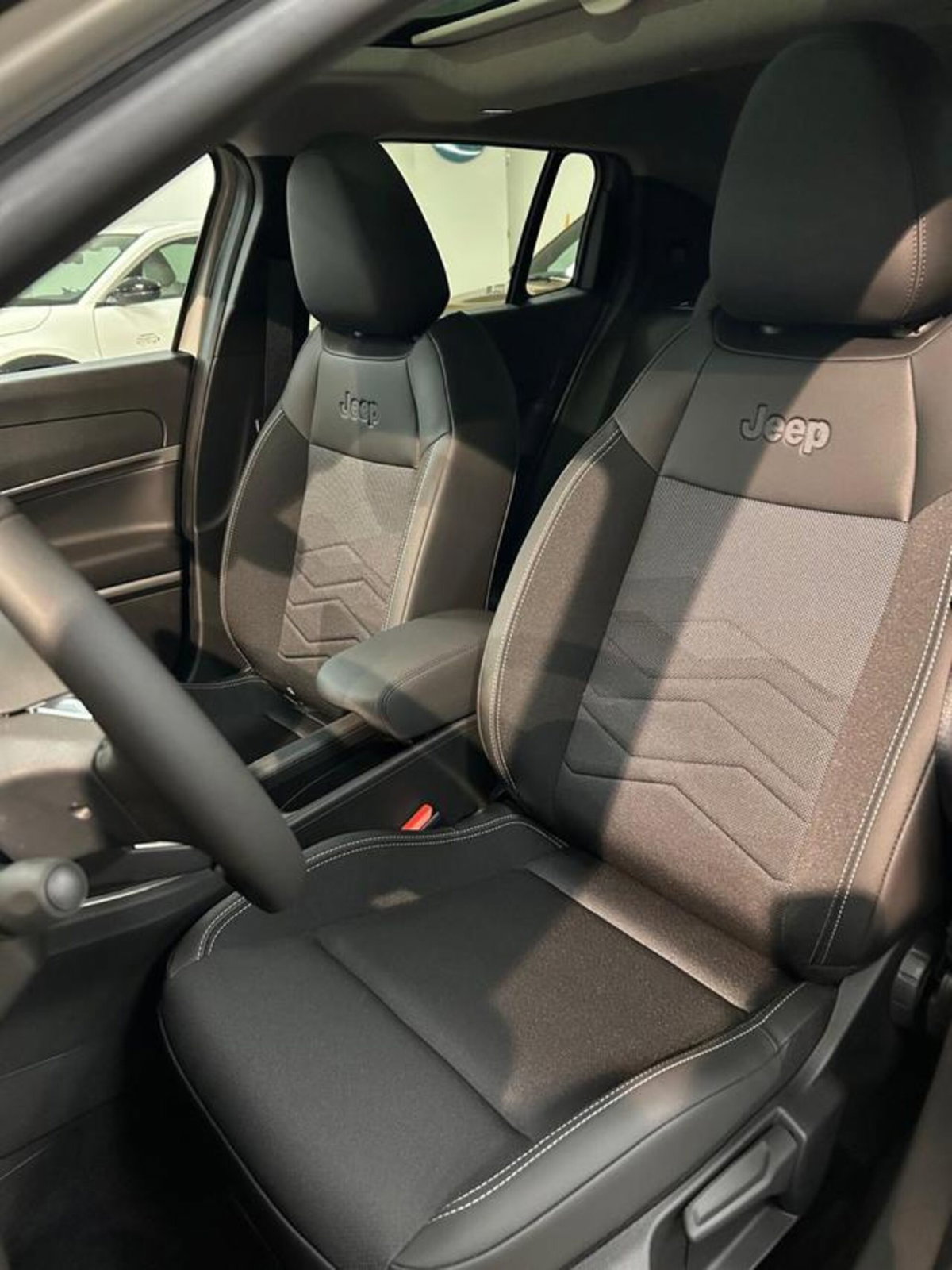 Jeep Avenger 1.2 turbo Summit fwd 100cv (9)