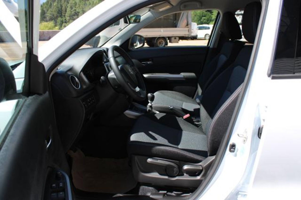 Suzuki Vitara 1.4 Hybrid 4WD AllGrip Easy Cool (9)