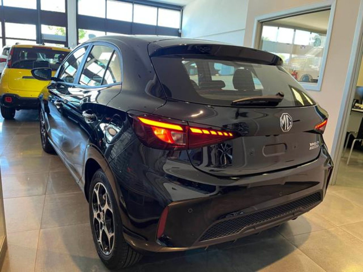 Mg MG3 1.5 Standard (5)