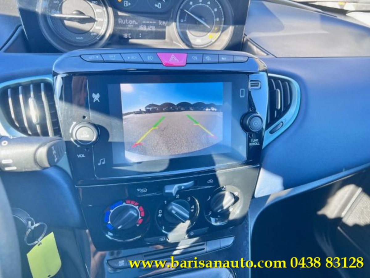 Lancia Ypsilon 1.0 FireFly 5 porte S&S Hybrid Gold Plus (4)