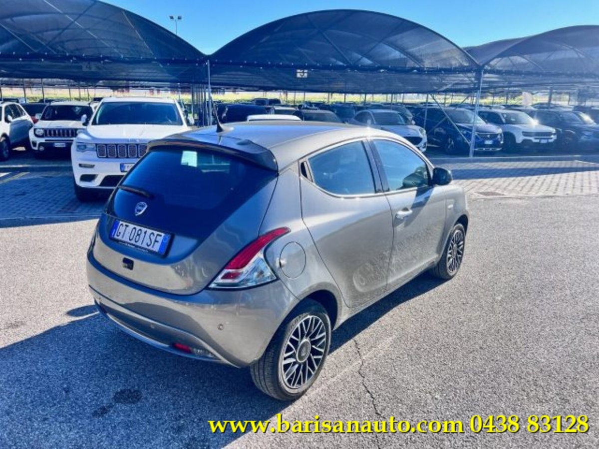 Lancia Ypsilon 1.0 FireFly 5 porte S&S Hybrid Gold Plus (3)