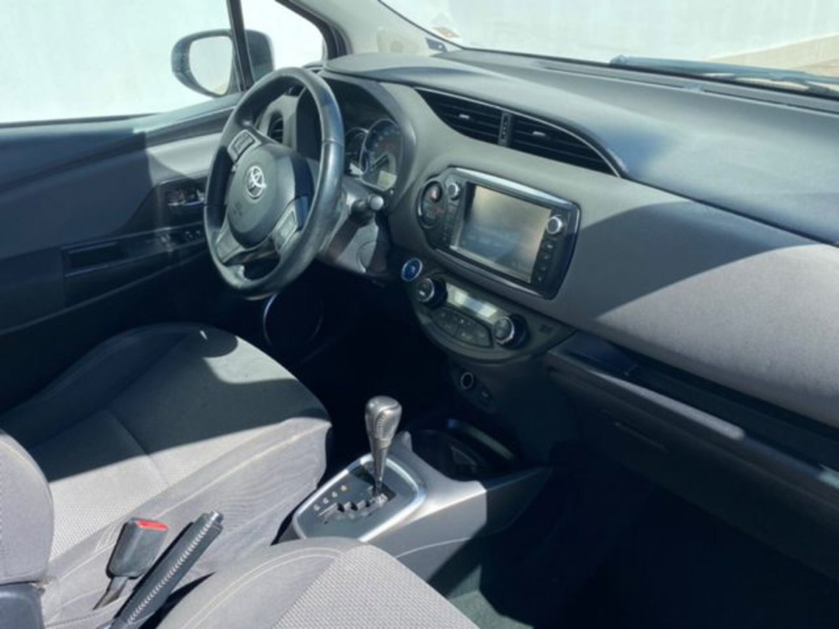 Toyota Yaris 1.5 Hybrid 5 porte Cool (10)