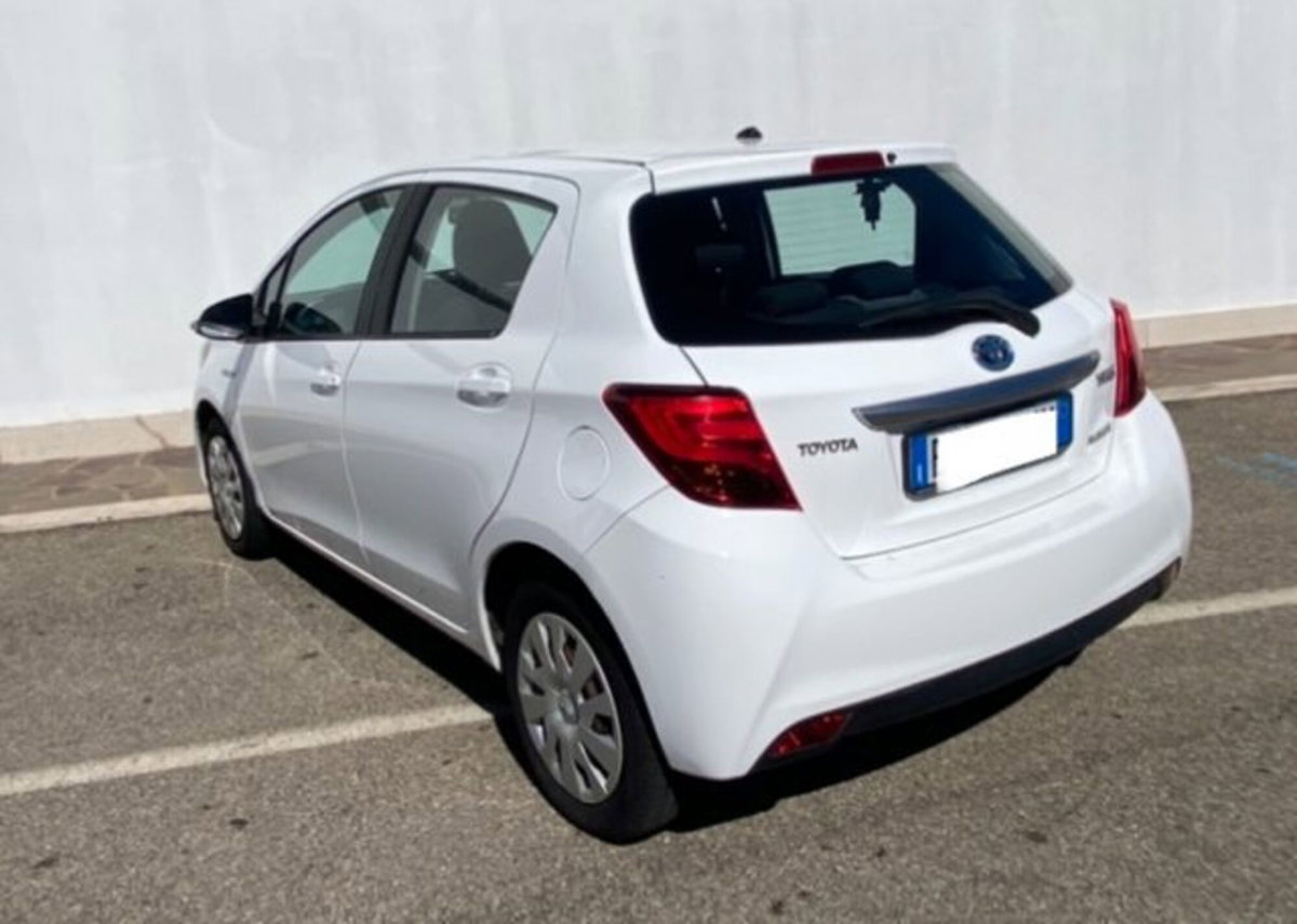 Toyota Yaris 1.5 Hybrid 5 porte Cool (4)