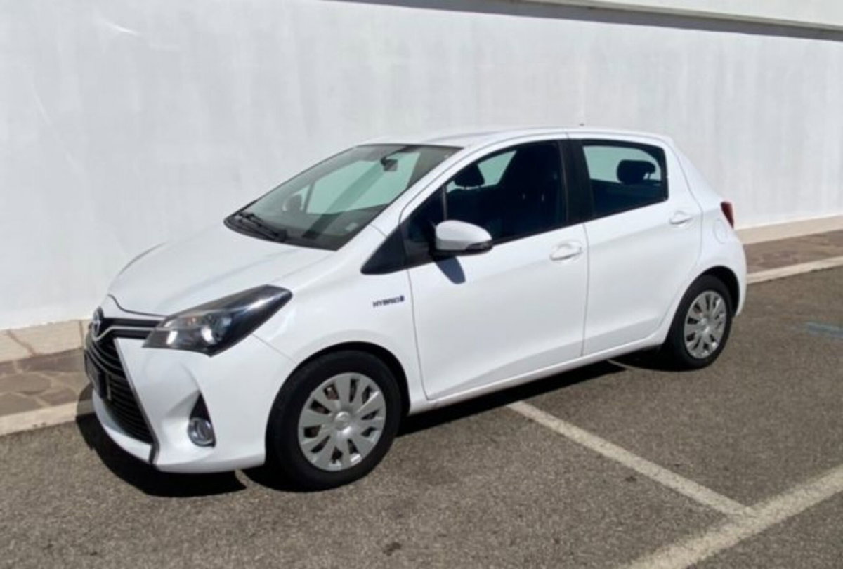 Toyota Yaris 1.5 Hybrid 5 porte Cool (6)